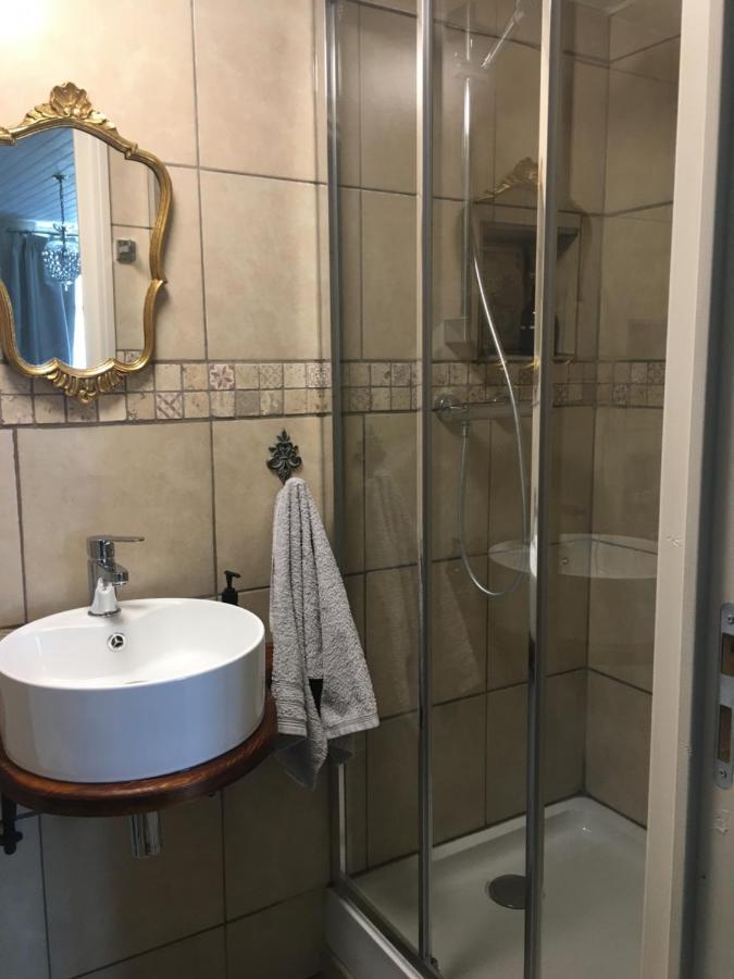 Maison La Roche Chambre D'Hotes Le Vigeant Luaran gambar