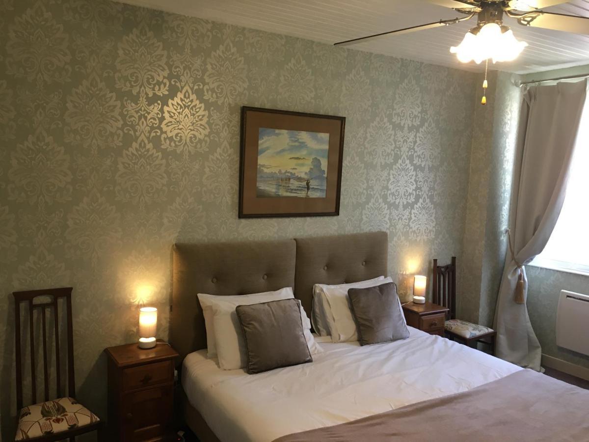 Maison La Roche Chambre D'Hotes Le Vigeant Luaran gambar